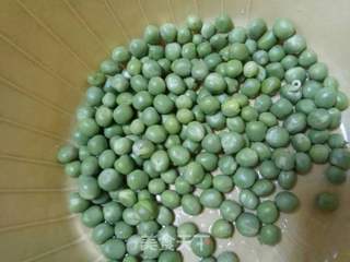 电饭煲腊味糯米饭的做法步骤:2