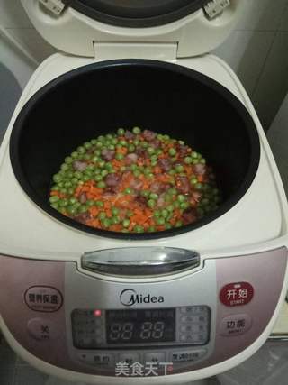 电饭煲腊味糯米饭的做法步骤：6