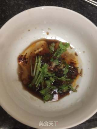 酸汤水饺的做法步骤：1