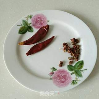 炝拌竹笋的做法步骤：1