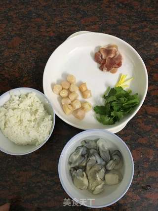 鲜蚝干贝粥的做法步骤：1