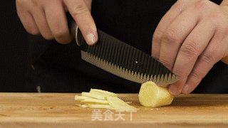土豆炖鸡腿的做法步骤：3