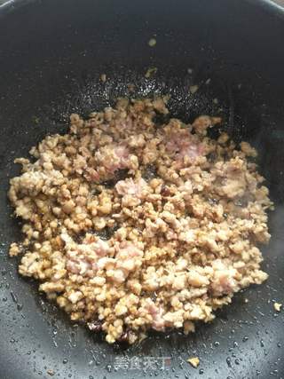 快炒家常香菇卤肉酱的做法步骤:3