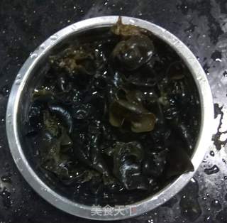 凉拌木耳的做法步骤：3