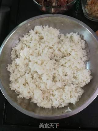 蒸炒越南糯米饭的做法步骤：1