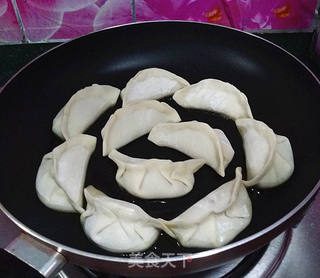 冰花煎饺的做法步骤:4
