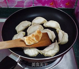 冰花煎饺的做法步骤:5