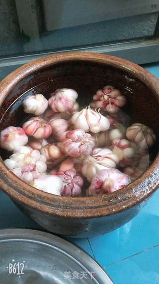 糖醋蒜的做法步骤:2