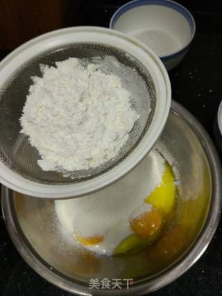 米奇奶油水果生日蛋糕的做法步骤:4