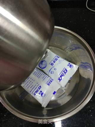 米奇奶油水果生日蛋糕的做法步骤:16