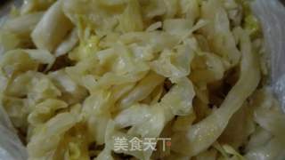 酸菜饺子的做法步骤:2