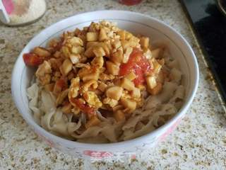 杏鲍菇鸡蛋炸酱面的做法步骤：9