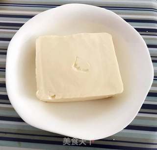 虾酱豆腐蒸蛋羹的做法步骤:2