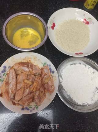 奥尔良炸鸡中翅的做法步骤:2