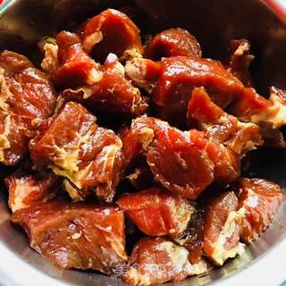 咸蛋黄肉粽的做法步骤:2
