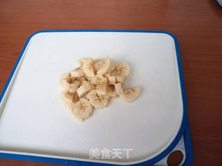 香蕉奶昔 的做法步骤：3