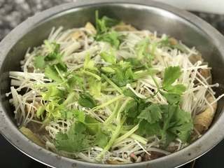 大盆酸菜鱼的做法步骤:5