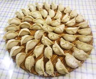 圆葱鲜肉水饺的做法步骤:10