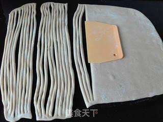 手擀长寿面的做法步骤:5