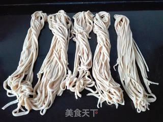 手擀长寿面的做法步骤:9