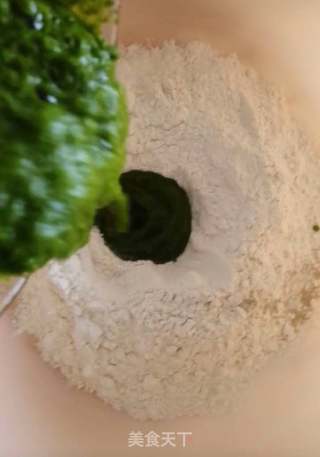 菠菜千层饼的做法步骤：2