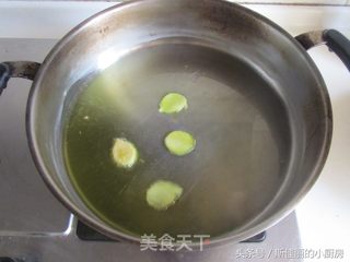 瓠子黄骨鱼汤的做法步骤:2