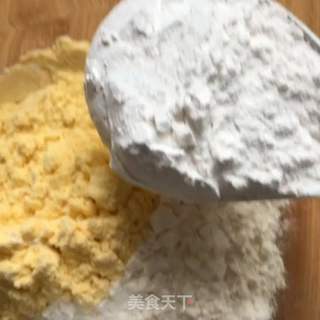 玉米豆沙饼的做法步骤：3