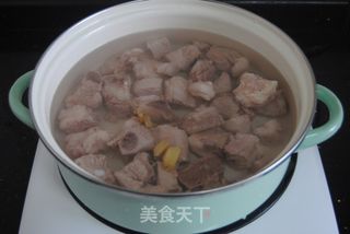 黄花菜排骨汤的做法步骤：5