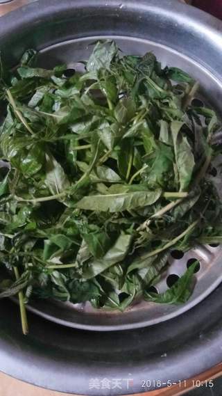 香椿芽鸡蛋羹的做法步骤：1