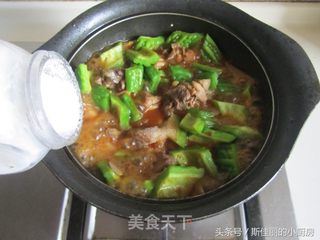 川辣苦瓜炖鸡块的做法步骤:8