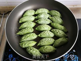 荠菜煎饺的做法步骤:11