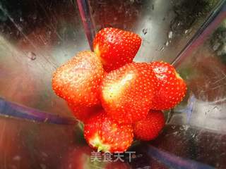 鲜榨草莓汁的做法步骤:2