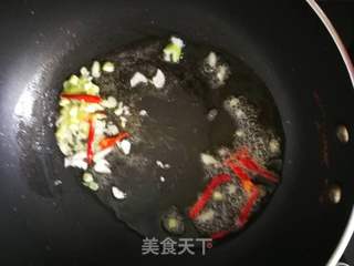 蒜苔炒五香豆干的做法步骤：4