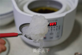 牛奶红枣炖燕窝的做法步骤:3