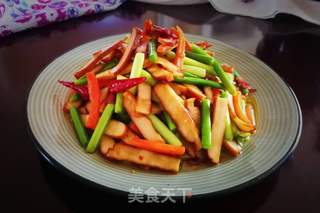 蒜苔炒五香豆干的做法步骤:8