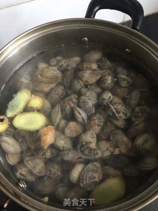 香辣花甲的做法步骤:3