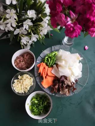 肉丝炒四色的做法步骤:2