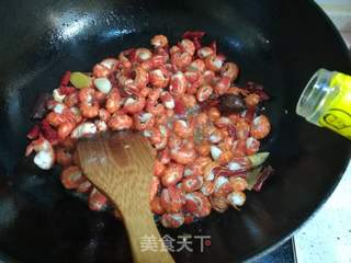 麻辣虾尾的做法步骤:8