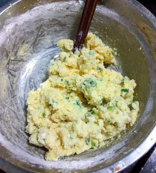 土豆糯米饼的做法步骤:8
