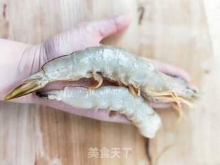 五彩蚝油南美大对虾的做法步骤:3
