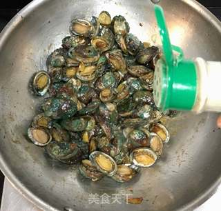 酱爆小鲍鱼的做法步骤:5