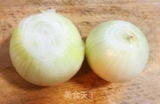 圆葱鲜肉馄饨的做法步骤:2
