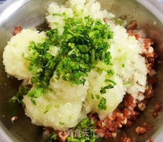圆葱鲜肉馄饨的做法步骤:4