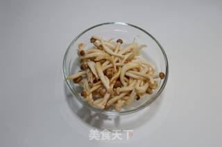 金沙双菇炒饭的做法步骤：1