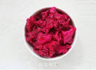 夏日排毒必备饮品—火龙果奶昔的做法步骤:5
