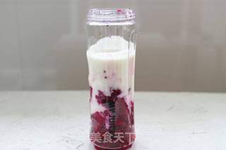 夏日排毒必备饮品—火龙果奶昔的做法步骤:6