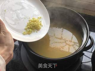 金汤花胶羹的做法步骤:9