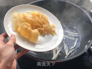 金汤花胶羹的做法步骤:7