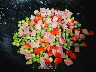 咖喱菠萝炒饭的做法步骤:8