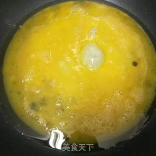 艾叶煮鸡蛋的做法步骤:3